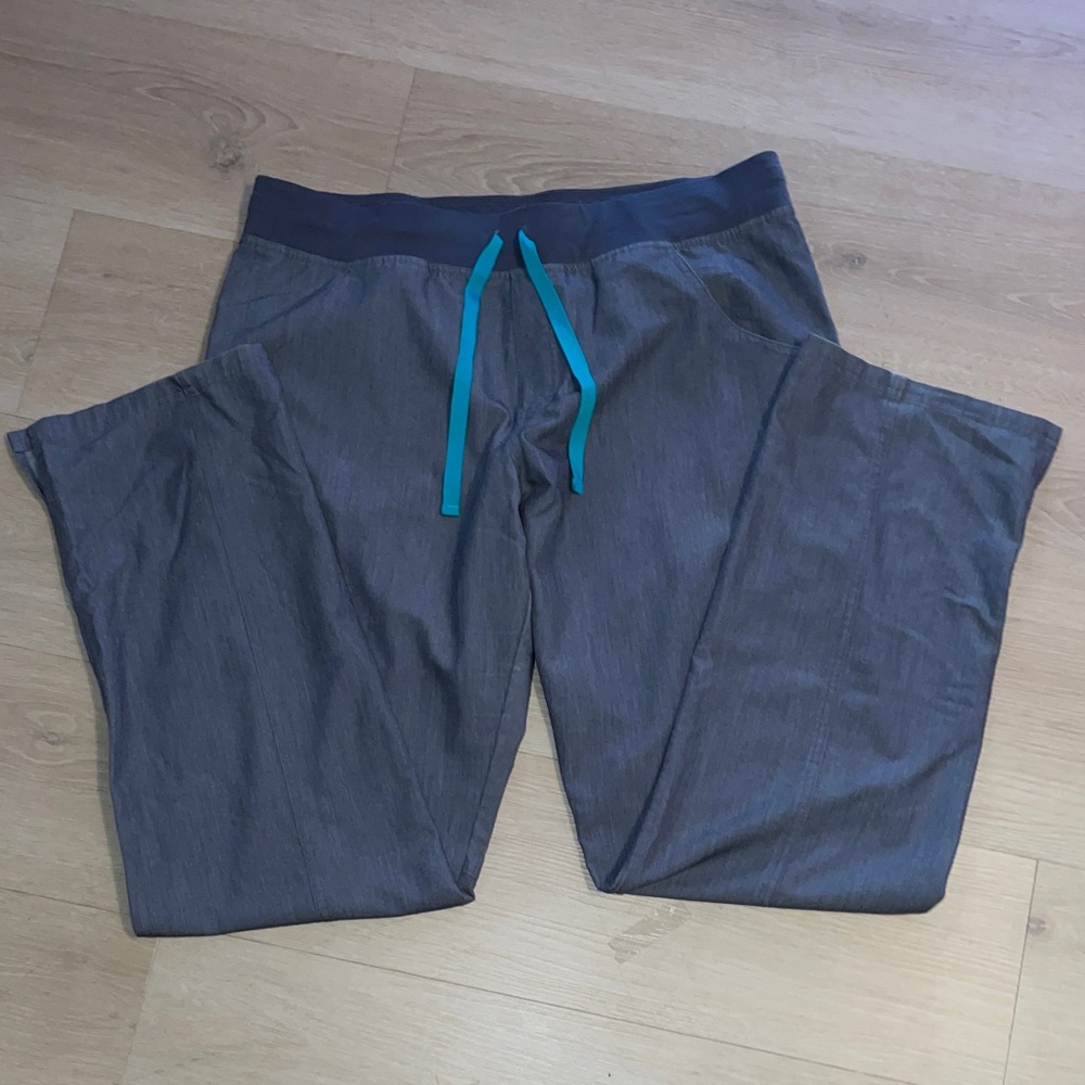 Figs Kade Cargo Gray Scrub Pants with Teal Accents